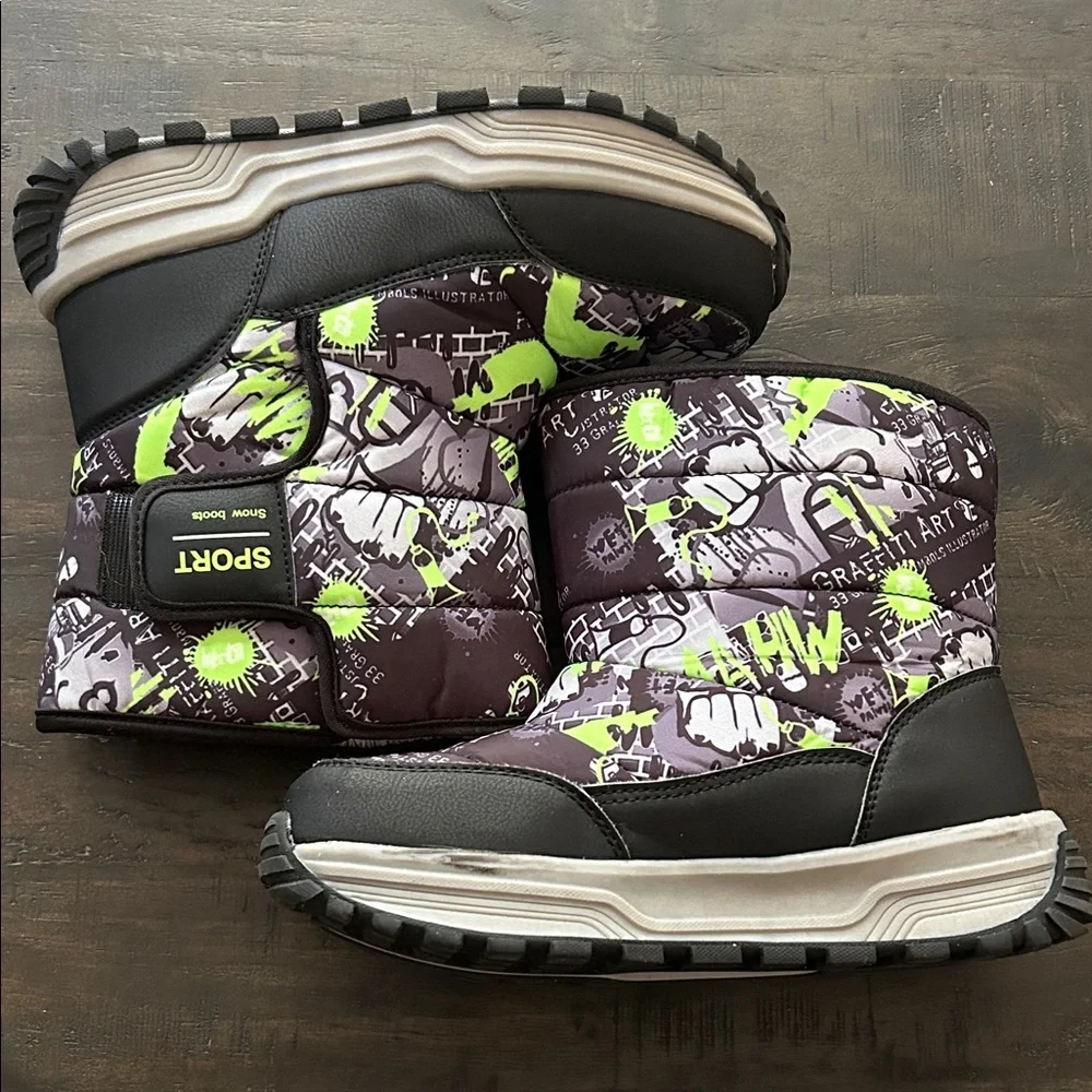 Sporto Kids Graphic Boots - Black and Neon GreenSport